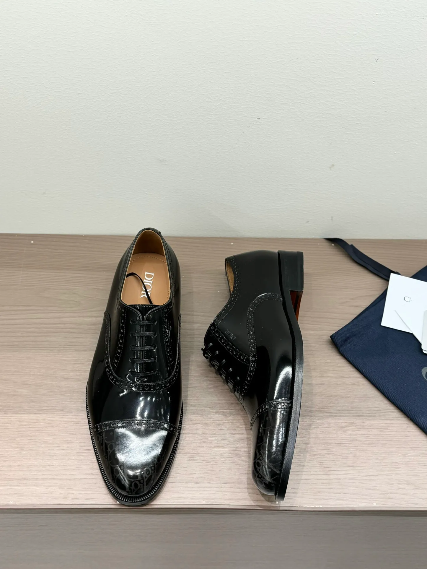940💰 Dior high-end men's boutique casual leather shoes, imported cowhide upper, water-dyed cowhide lining, imported genuine leather outsole, perfect details, standard code 39-44 (38.45.46 customized, non-returnable and non-exchangeable),